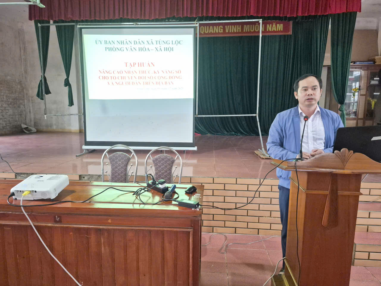 Tập huấn nâng cao nhận thức, kỹ năng chuyển đổi số cho Tổ chuyển đổi số cộng đồng và người dân