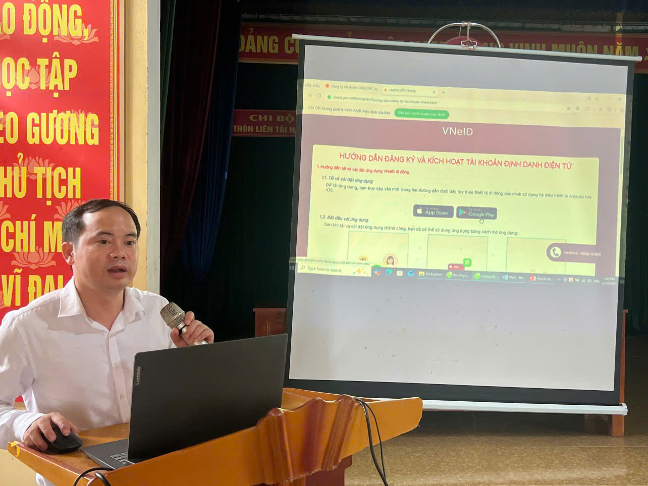 Phòng Văn hóa – Xã hội phối hợp với Đoàn Thanh niên xã tổ chức tập huấn nâng cao nhận thức, kỹ năng chuyển đổi số cho Tổ chuyển đổi số cộng đồng và người dân