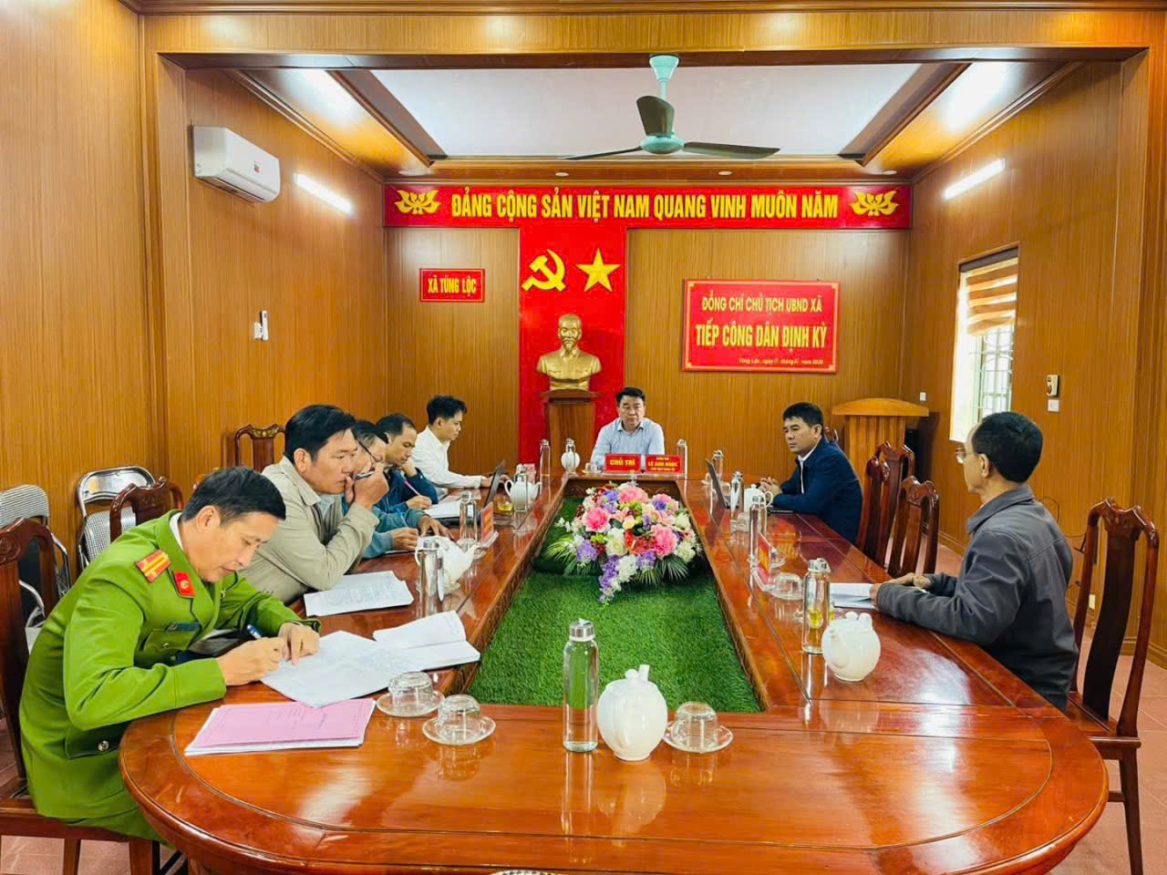 Lãnh đạo xã Tùng Lộc tiếp công dân định kỳ ngày 15/01/2026