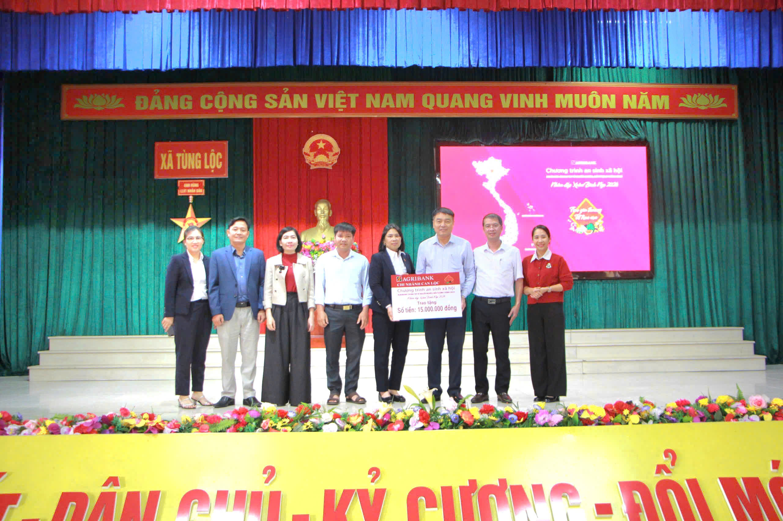 Agribank chi nhánh Can Lộc hỗ trợ người nghèo, đối tượng chính sách đón Tết