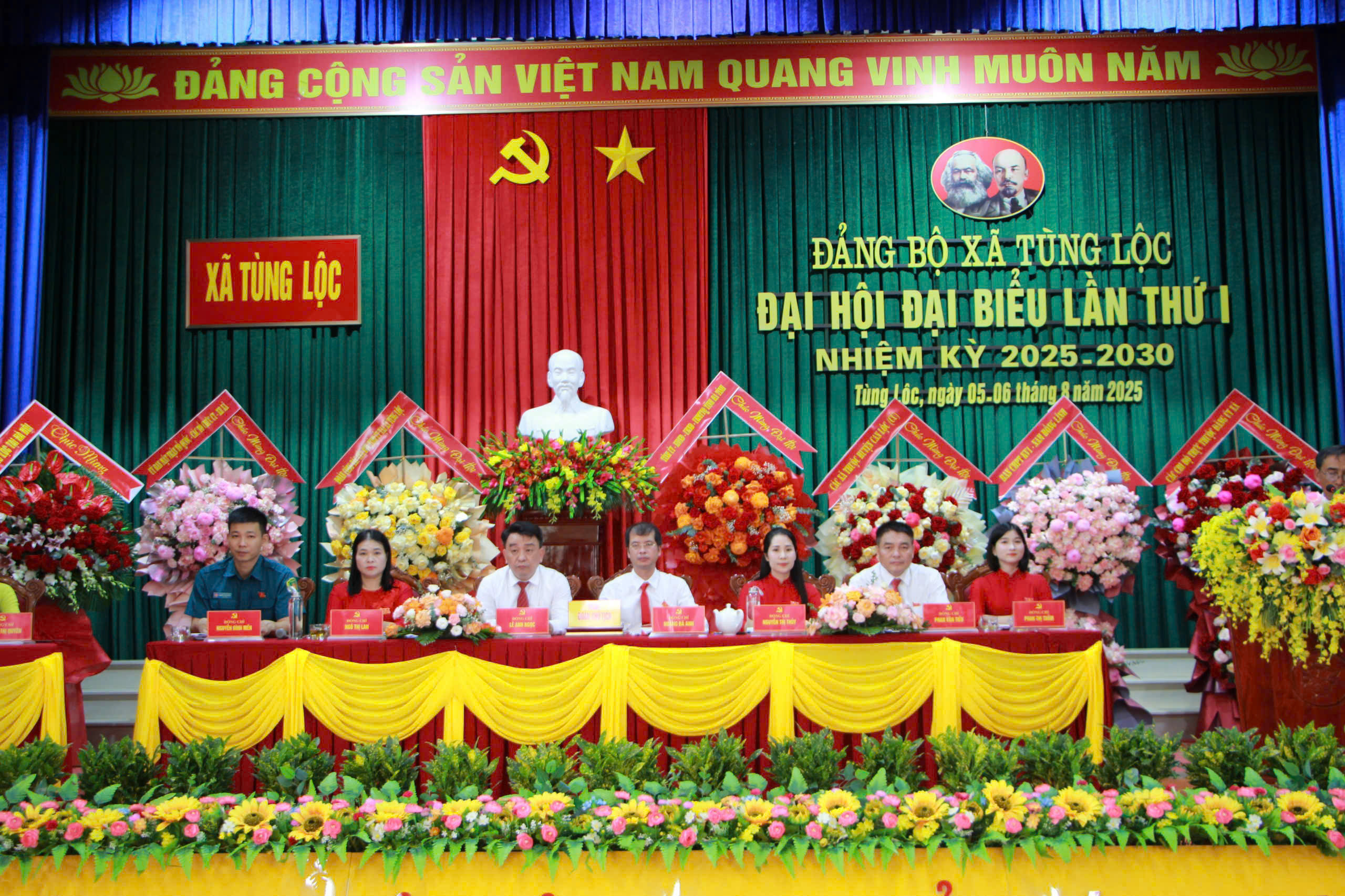 Xã Tùng Lộc tổ chức phiên trù bị  Đại hội đại biểu Đảng bộ xã lần thứ I, nhiệm kỳ 2025-2030