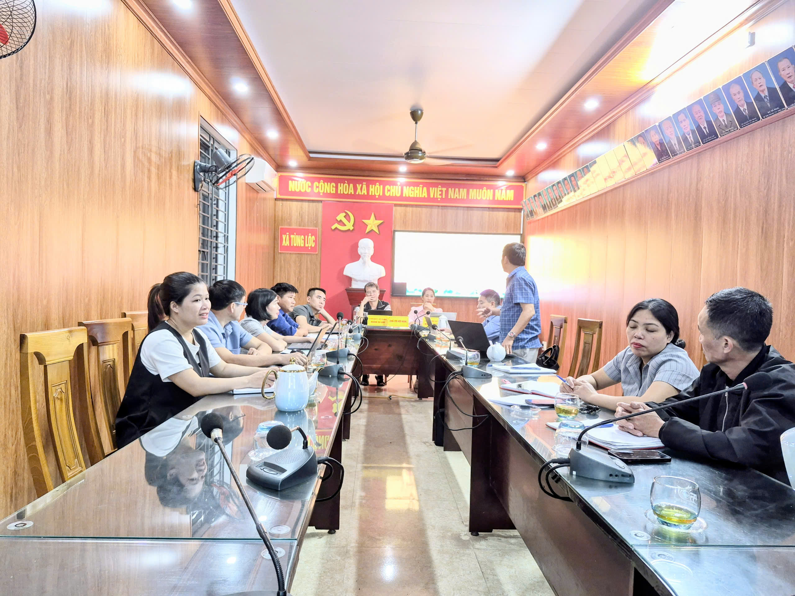 Thường trực Đảng ủy xã Tùng Lộc làm việc với MTTQ và các tổ chức đoàn thể