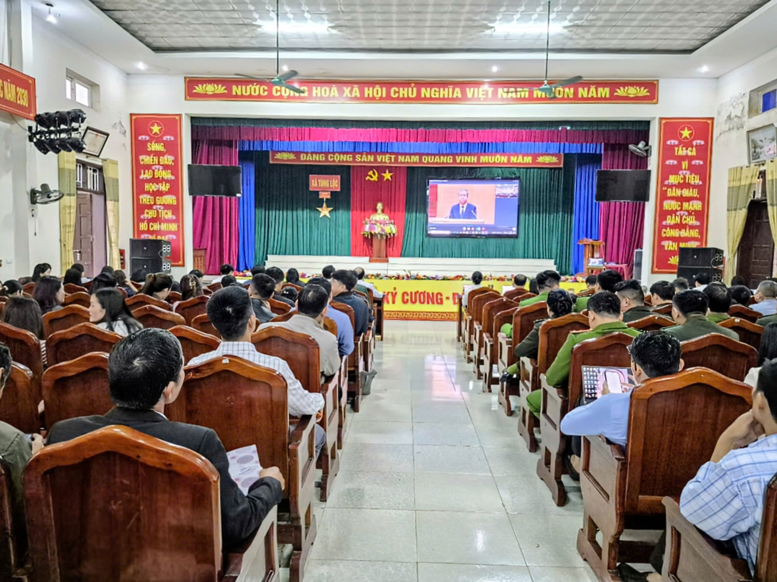 Xã Tùng Lộc tham dự hội nghị Toàn quốc quán triệt 79 - NQ/TW và 80 - NQ/TW