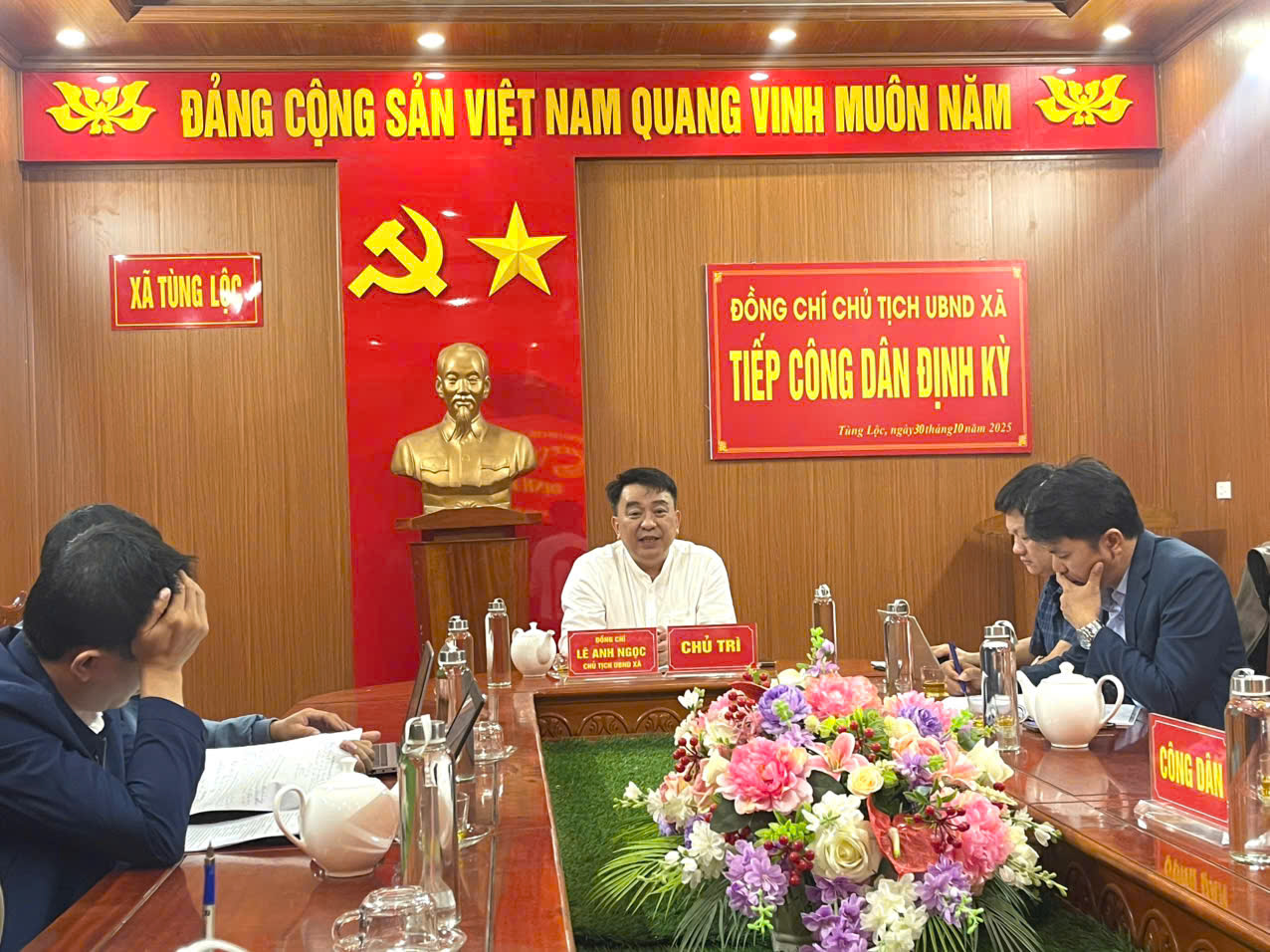 Chủ tịch UBND xã Tùng Lộc tổ chức phiên tiếp công dân định kỳ ngày 30/10/2025