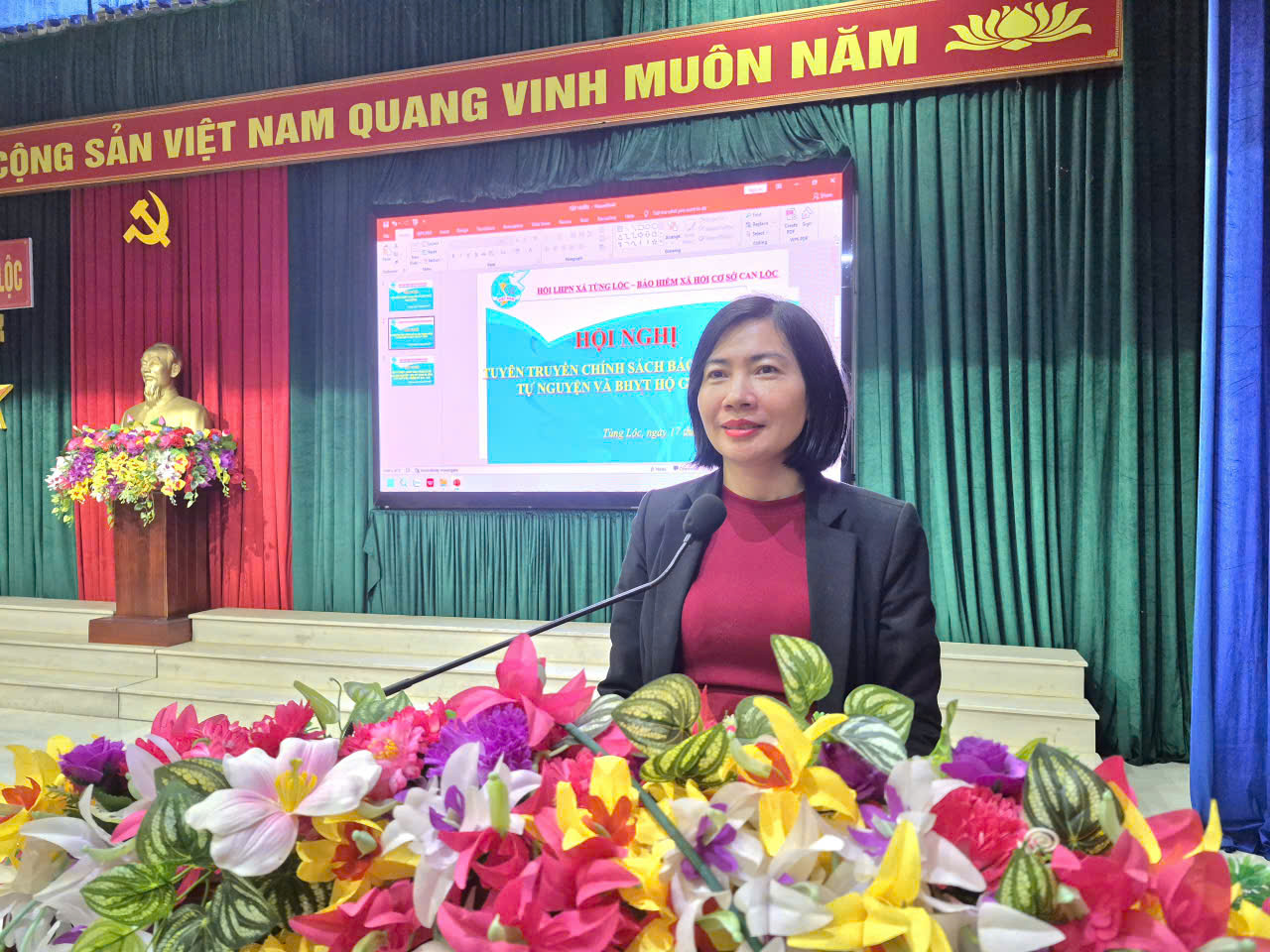 Hội LHPN xã Tùng Lộc tập huấn phân loại, xử lý rác thải tại nguồn và tuyên truyền Bảo hiểm xã hội