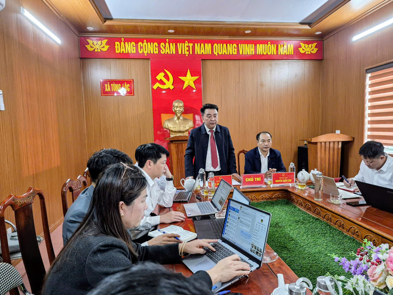 Chi bộ UBND xã Tùng Lộc triển khai công tác xây dựng Đảng năm 2026