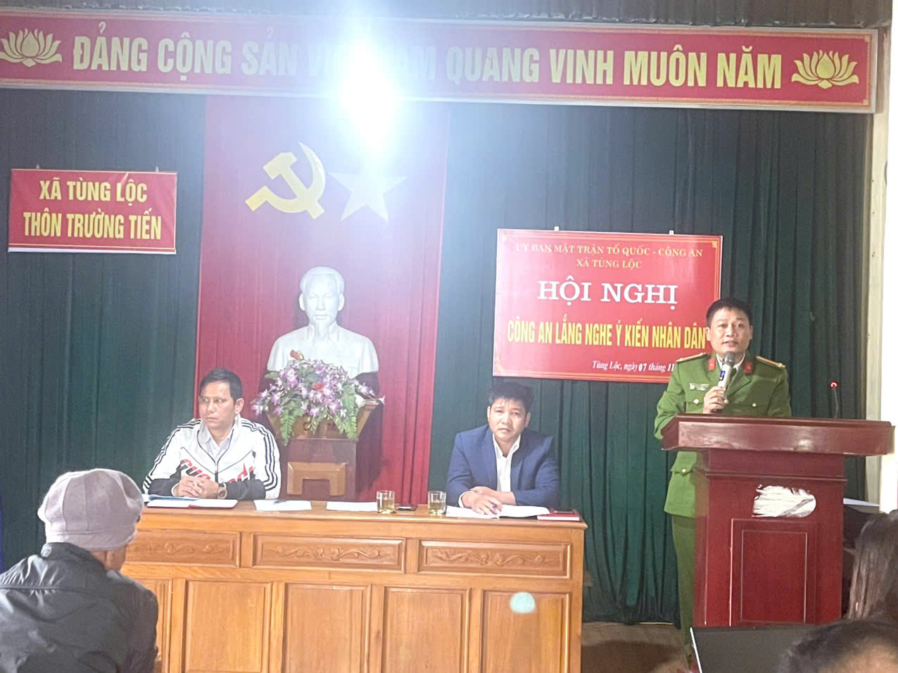 Công an xã Tùng Lộc tổ chức Hội nghị “Công an lắng nghe ý kiến Nhân dân” năm 2025