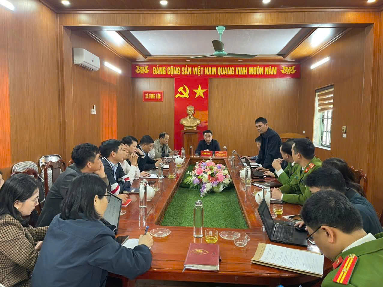 UBND xã Tùng Lộc Hội nghị giới thiệu người ứng cử đại biểu HĐND xã  nhiệm kỳ 2026 - 2031