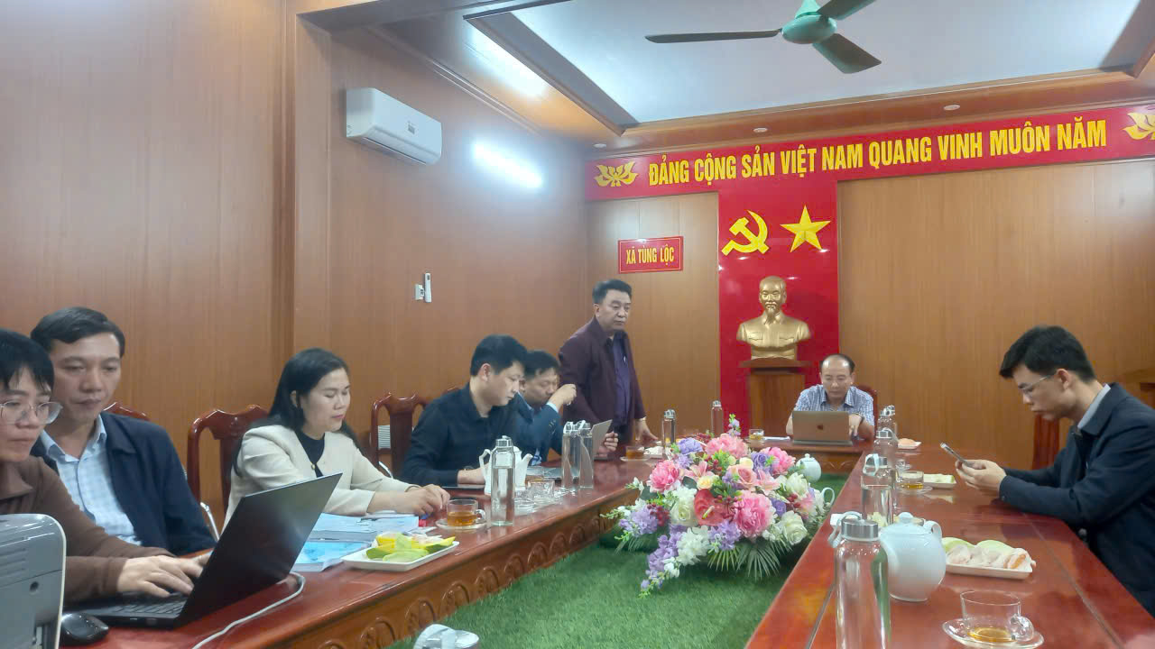 Kiểm tra, đánh giá kết quả thực hiện khu dân cư NTM kiểu mẫu tại thôn Phúc Sơn