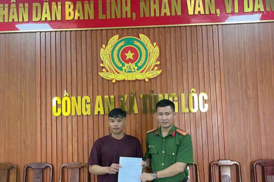 Những lá đơn tình nguyện  đăng ký thực hiện nghĩa vụ tham gia Công an nhân dân