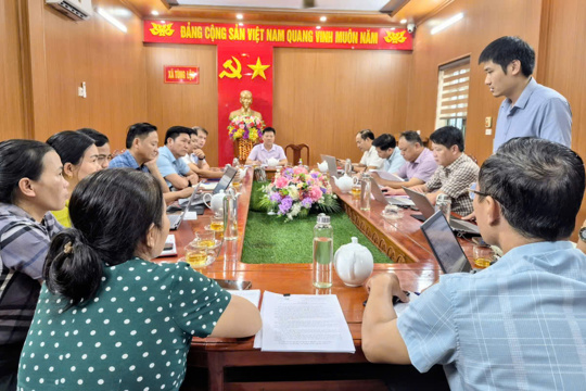 UBND xã tập trung gỡ vướng, đẩy nhanh tiến độ cấp giấy chứng nhận quyền sử dụng đất sau chuyển đổi ruộng đất lần 3