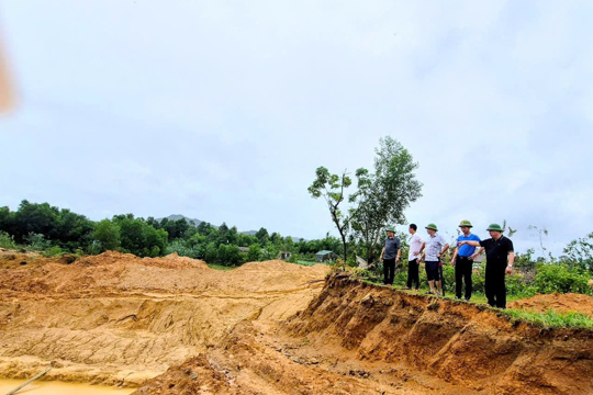 Lãnh đạo kiểm tra các hồ, đập sau mưa lớn do áp thấp nhiệt đới