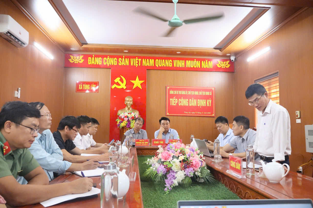 Lãnh đạo xã Tùng Lộc tiếp công dân định kỳ ngày 13/8