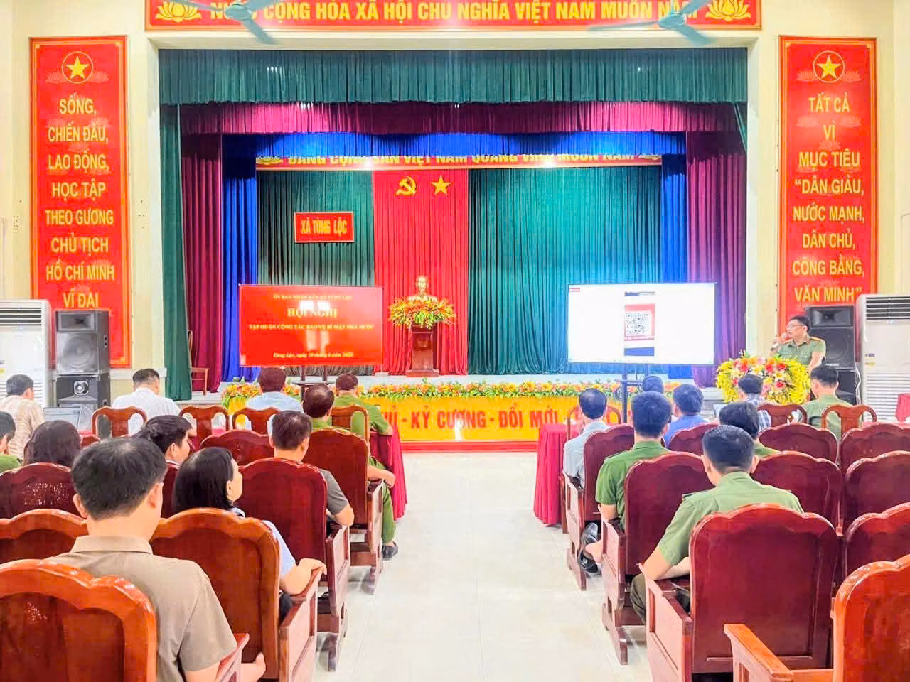 Xã Tùng Lộc tổ chức tập huấn công tác bảo vệ bí mật nhà nước