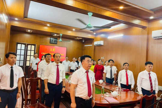 UBND xã Tùng Lộc tổ chức lễ chào cờ tháng 06/2026