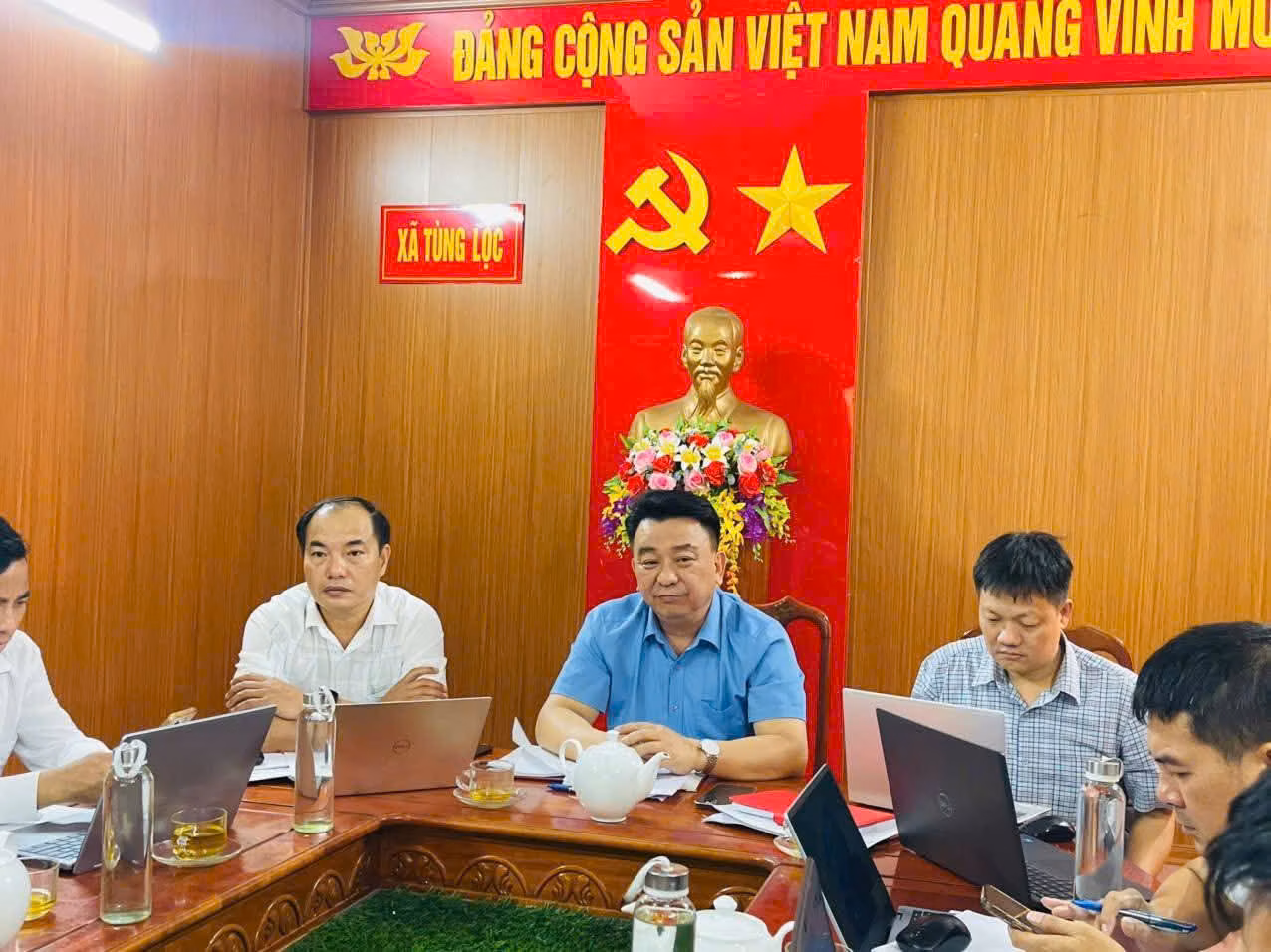 UBND xã họp phiên thường kỳ tháng 6/2026