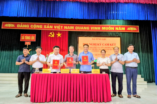 Tùng Lộc ký kết Quy chế phối hợp công tác giữa HĐND - UBND - MTTQ Việt Nam xã giai đoạn 2026 - 2031