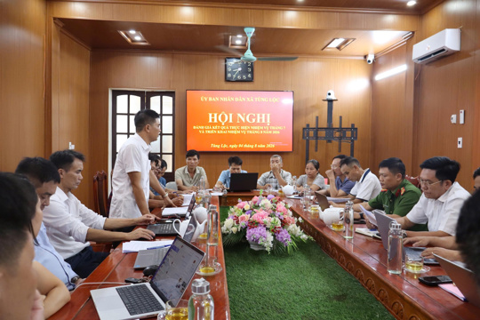 UBND xã Tùng Lộc họp phiên thường kỳ tháng 8 năm 2026