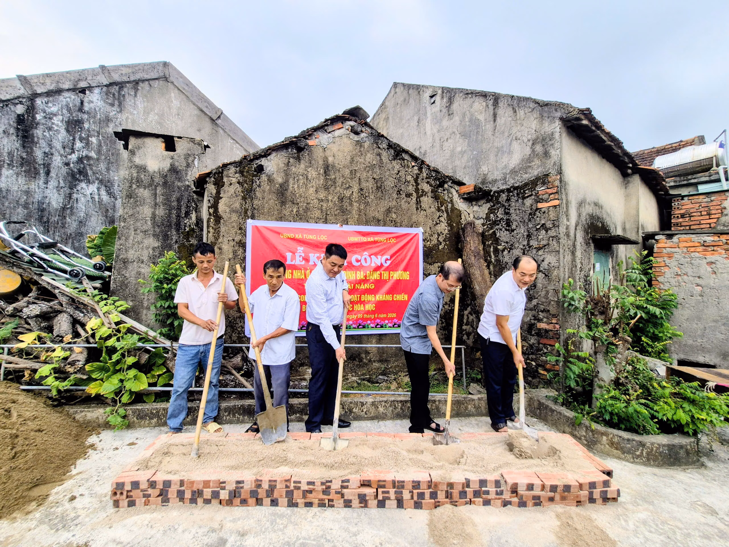 Lễ khởi công xây dựng nhà ở cho con đẻ người hoạt động kháng chiến bị nhiễm chất độc 