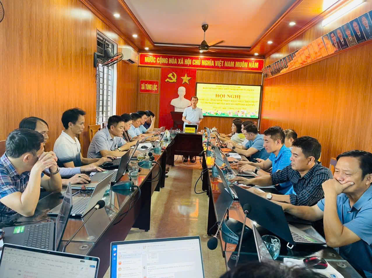 Tùng Lộc đánh giá tình hình thực hiện Nghị quyết 57 về phát triển khoa học, công nghệ, đổi mới sáng tạo và Kế hoạch 100 ngày chuyển đổi số trên địa bàn