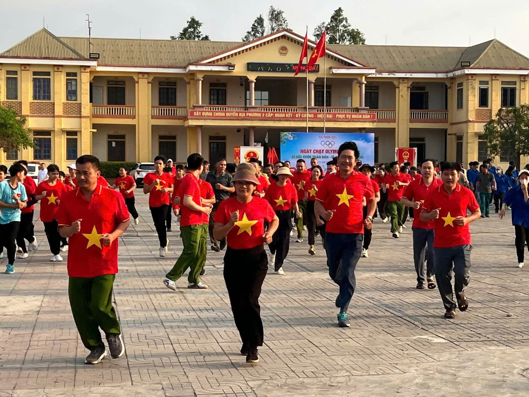 Tùng Lộc sôi nổi ngày chạy Olympic vì sức khỏe toàn dân - Vì an ninh Tổ quốc 