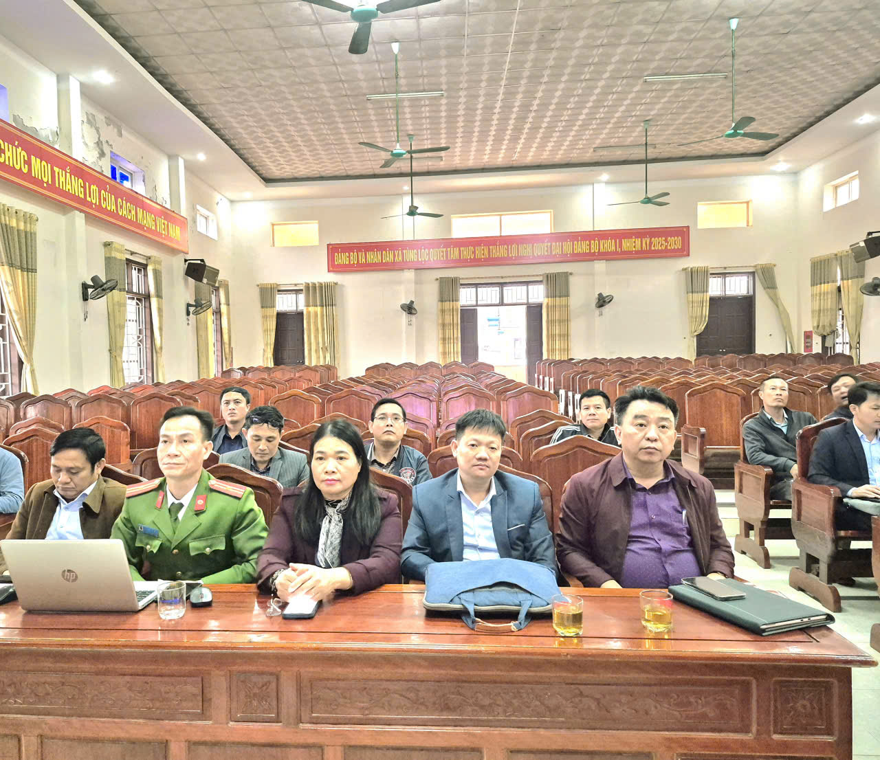 Xã Tùng Lộc dự hội nghị trực tuyến toàn quốc về tổng kết phòng chống tham nhũng, lãng phí, tiêu cực 